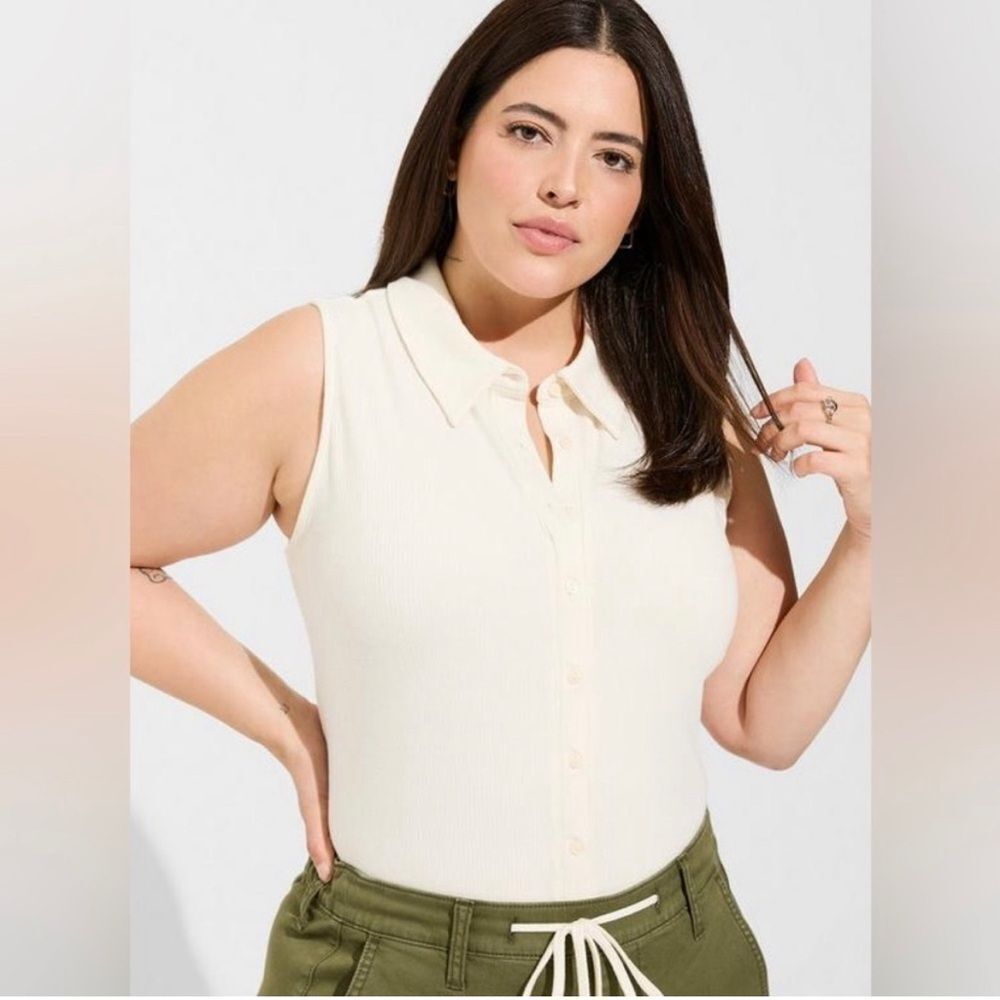 NWT Torrid | Fitted Super Soft Rib V-Neck Collared Button-Up Crop Tank